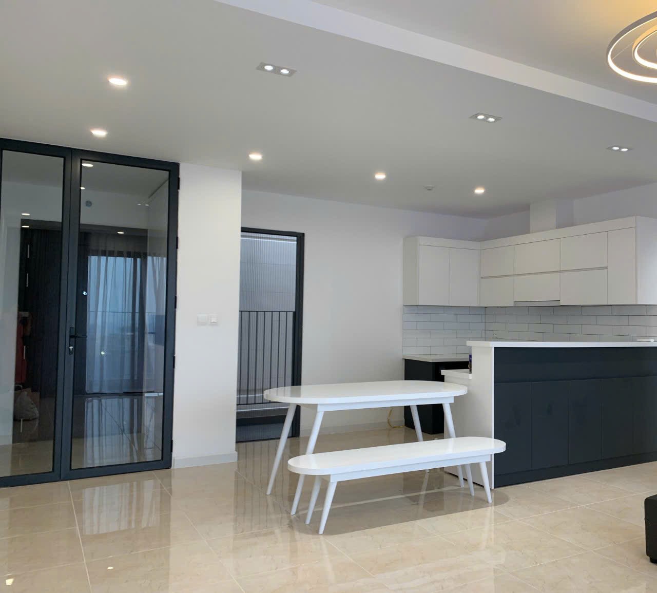 Bán nhanh căn Vinhomes D'Capitale 3PN-100m2 giá chỉ 12 tỷ 7