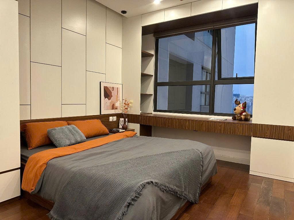 Cần bán căn hộ 2 ngủ 73m2 tại Vinhomes D'Capitale, giá 9 tỷ 7