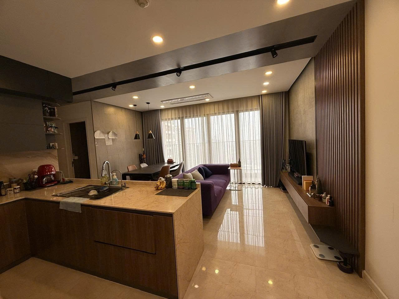 Bán căn hộ 3 ngủ TÒA C6 tại Vinhomes D'Capitale, giá 13.x tỷ 6