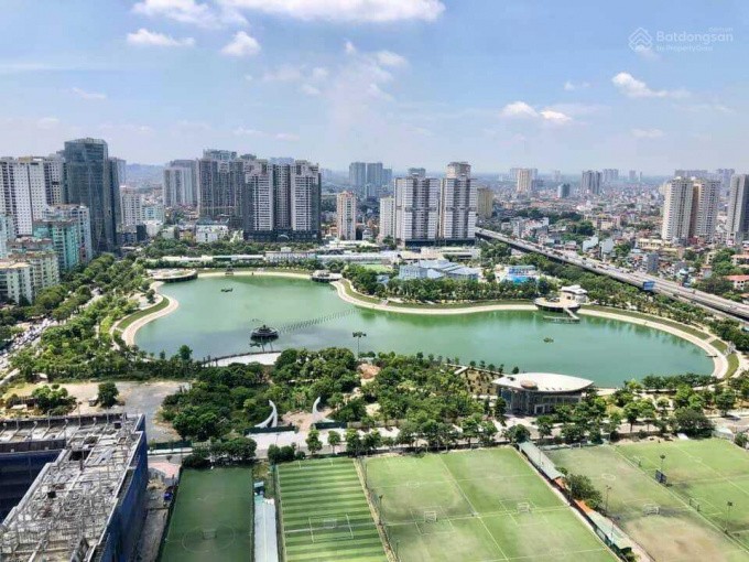 BÁN CĂN 3PN-95m2 view ôm trọn hồ tại Vinhomes D'Capitale