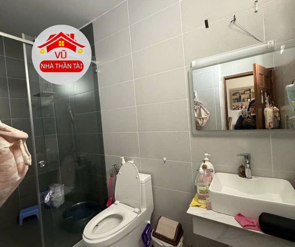 Bán Nhà Đẹp Mặt Tiền Quận 4, gần Vĩnh Khánh, 2 xe hơi tránh, 4 tầng, 5,3 x 9,5m , Nhỉnh 8 Đồng 4