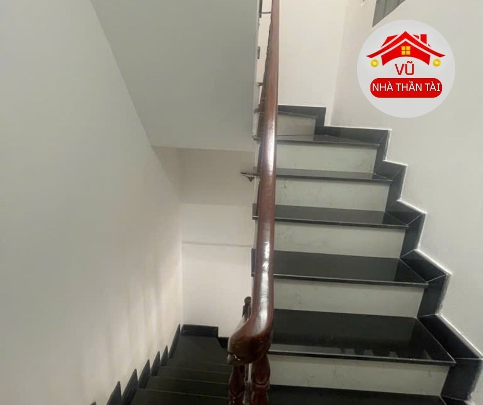 Bán nhà đẹp Măt Tiền Q.4, Gần Tân Vĩnh, 5,2m x 10m, 4 tầng, Giá nhỉnh 8 tỷ. 4