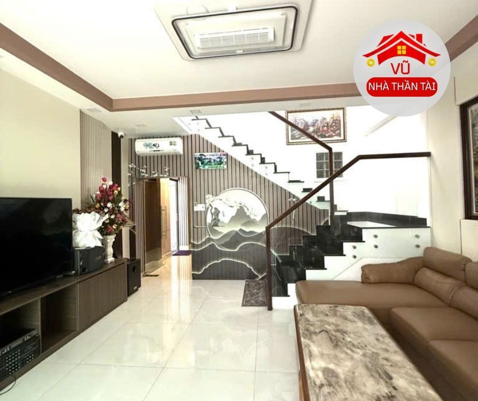 Bán Nhà Đẹp Mặt Tiền Quận 4, gần Vĩnh Khánh, 2 xe hơi tránh, 4 tầng, 5,3 x 9,5m , Nhỉnh 8 Đồng 2