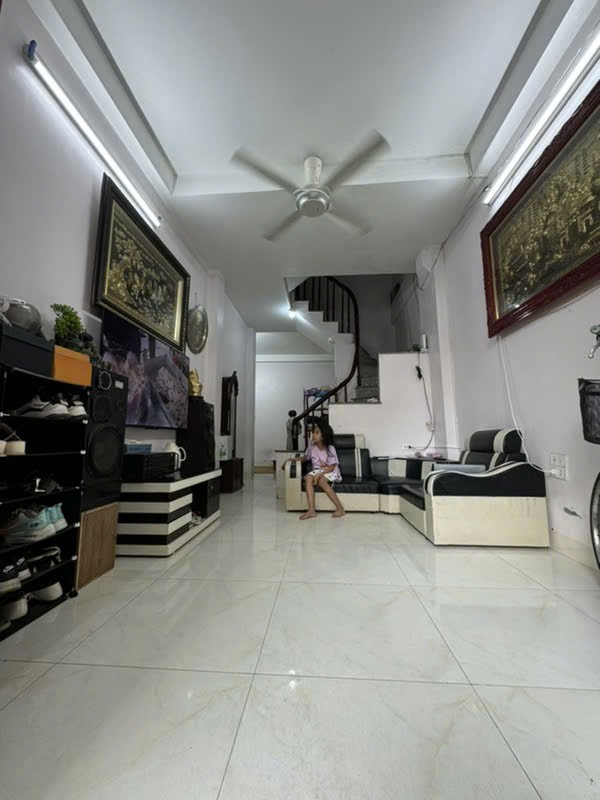 BS Hà chuyển lên Văn Quán bán nhà ngõ 87 Yên Xá cạnh Tổng cục 5, 36m2 chỉ 6.x tỷ. LH 0989626116