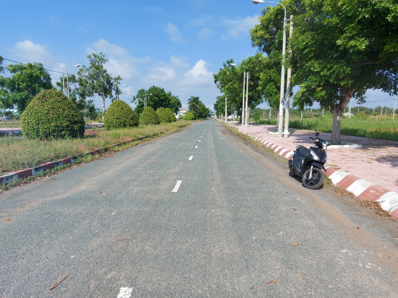 Đất nền trục chính kdc Phước Đông 100m2 hàng ngộp giá rẻ đầu tư 1 tỏi 380tr