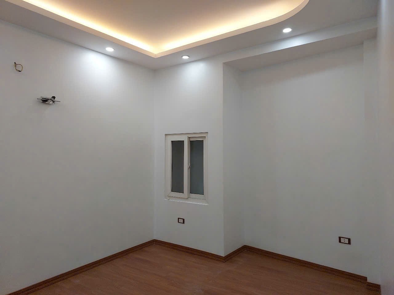 Cho thuê nhà riêng  45M x 5t, 6PN4WC ô tô đỗ cửa - Hoa Bằng, Cầu Giấy giá 22.5 triệu 5