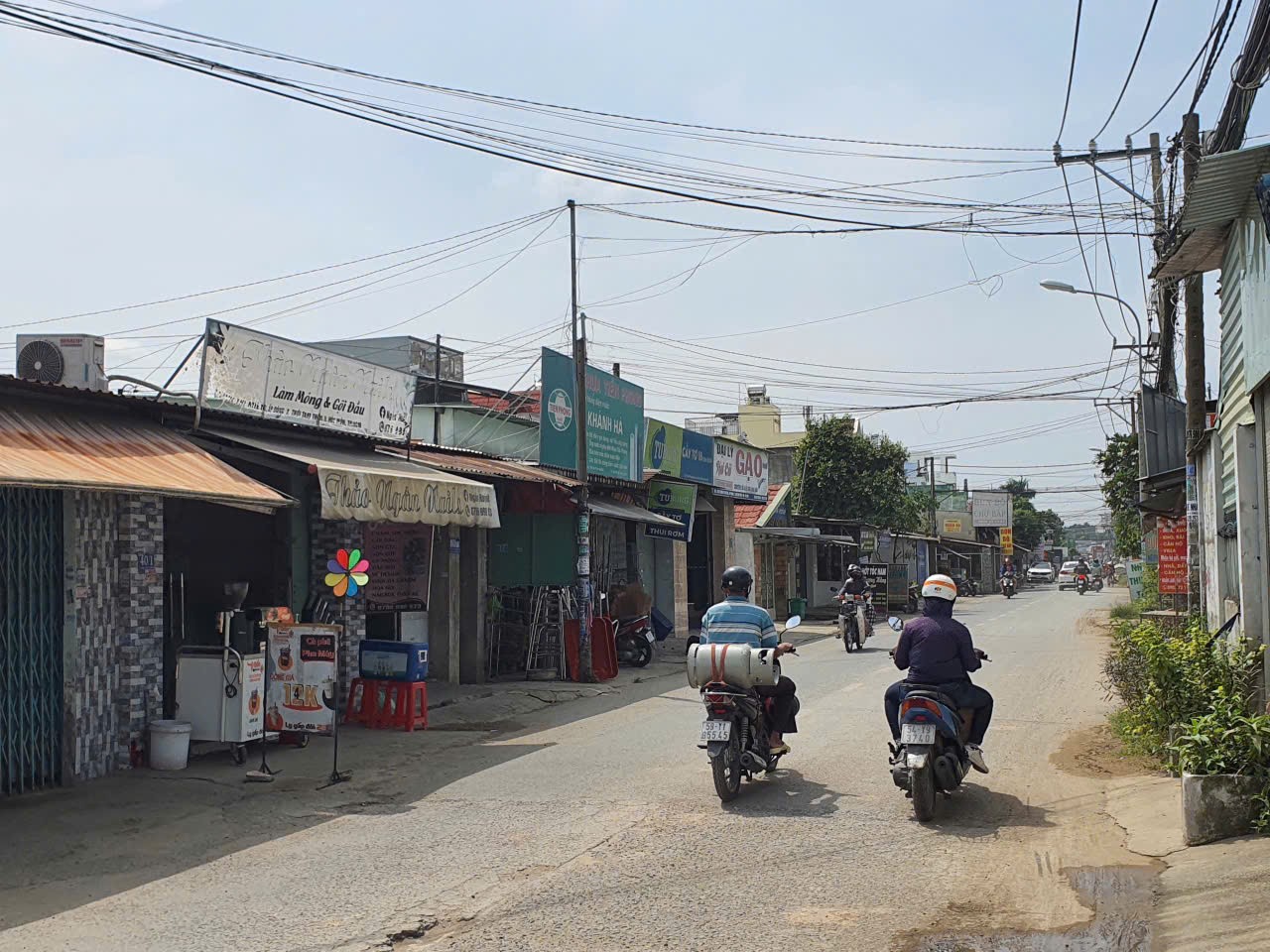 MẶT TIỀN TRỊNH THỊ MIẾNG – TTT HÓC MÔN – NGANG 8M HIẾM – KD ĐỈNH 3