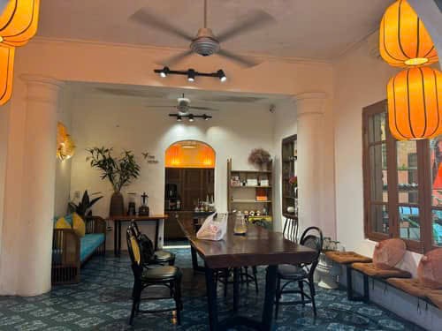 Nhà Hoàng Hoa Thám 190m 3 tầng MT 14m ngõ thông đang cho thuê giá 48 tỷ 4