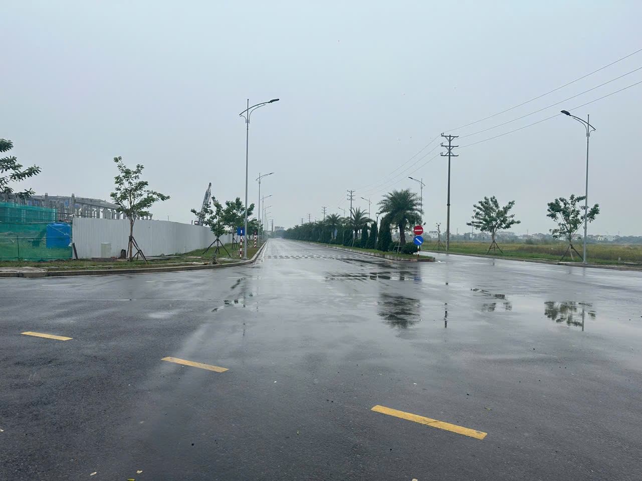 Cần bán Kho - Nhà xưởng đường Quốc lộ 1A, Thị trấn Đồng Văn, Diện tích 10000m², Giá 120k/m2 3