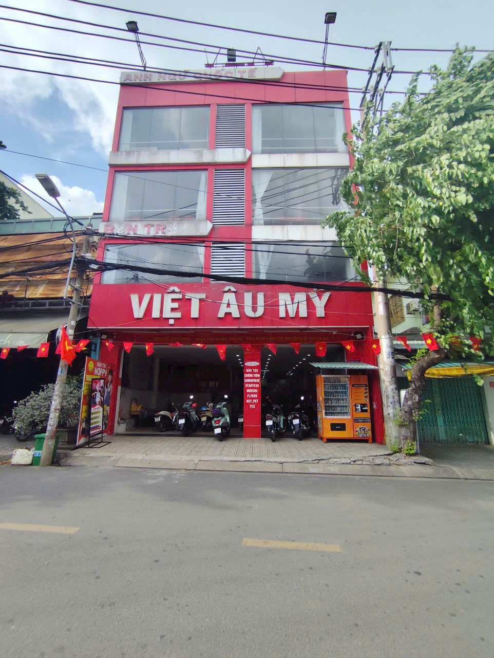 NHÀ (9.32x23) MẶT TIỀN QUẬN 12 – DÒNG TIỀN 83 TRIỆU/THÁNG 3