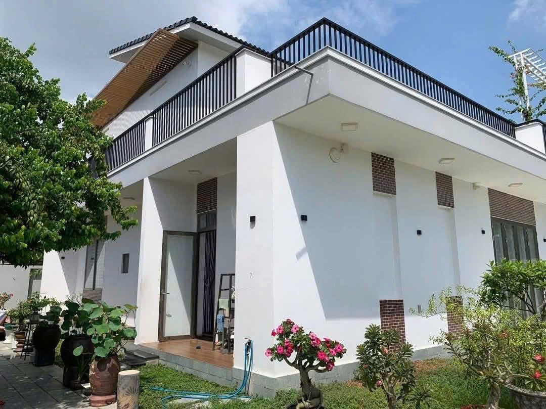 TIỀN NHANH CÓ LỢI THẾ! BÁN GẤP BIỆT THỰ GÓC 2 MẶT TIỀN SIÊU ĐẸP – TTT HÓC MÔN 2