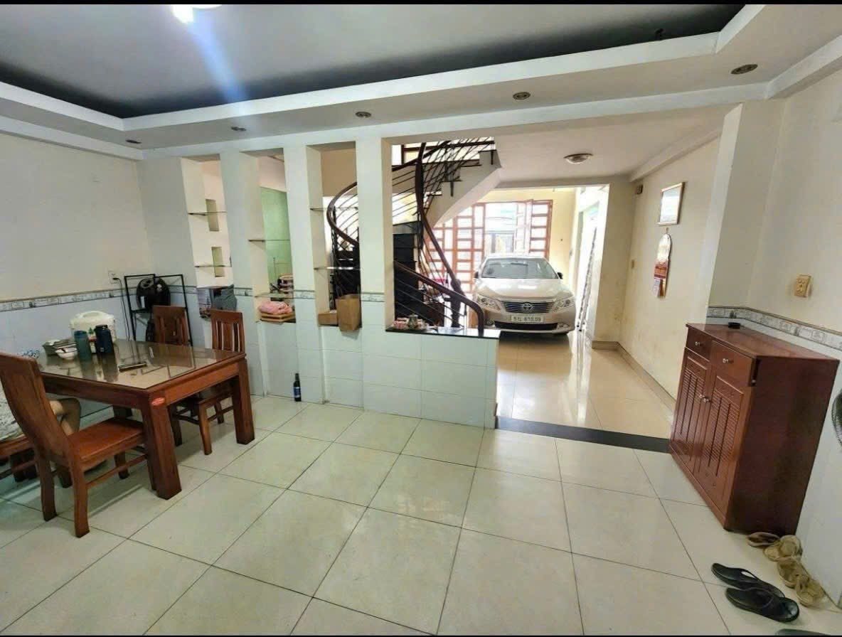 Bán nhà Quận 7 đường số 15 P.Tân Kiểng, dt 5,8x18m,3 lầu,st 2