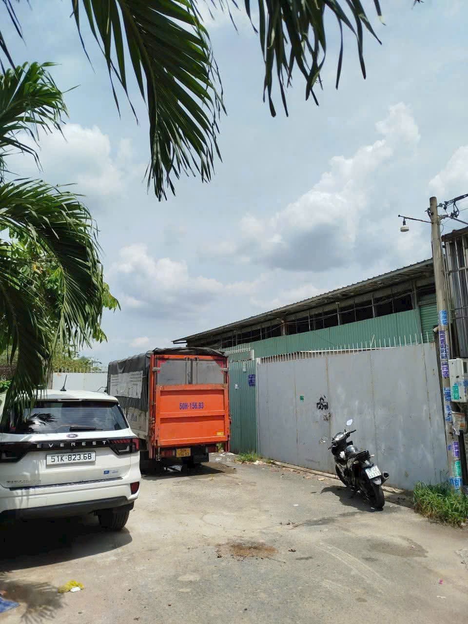 BÁN XƯỞNG MẶT TIỀN TTT18 – THỚI TAM THÔN, HÓC MÔN – FULL THỔ CƯ 1.100m²!