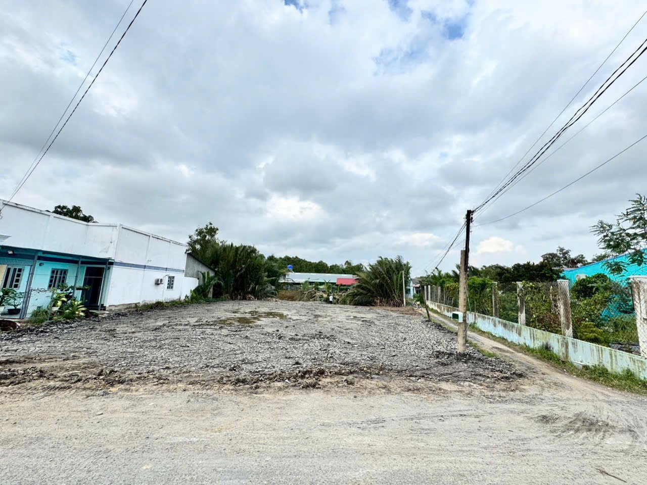 Đất thổ cư 182m2 lô góc 2 mt đường nhựa xã Cần Đước giá rẻ 1 tỏi 30tr 2