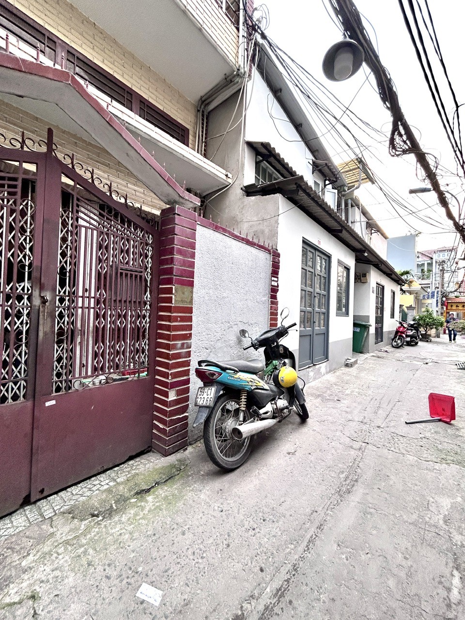 CHÀO BÁN NHÀ TRỌ CÓ SẴN DÒNG TIỀN 45 TRIỆU/THÁNG - NGANG ĐẸP 10M*18M - THÔNG RA TÔN THẤT 2