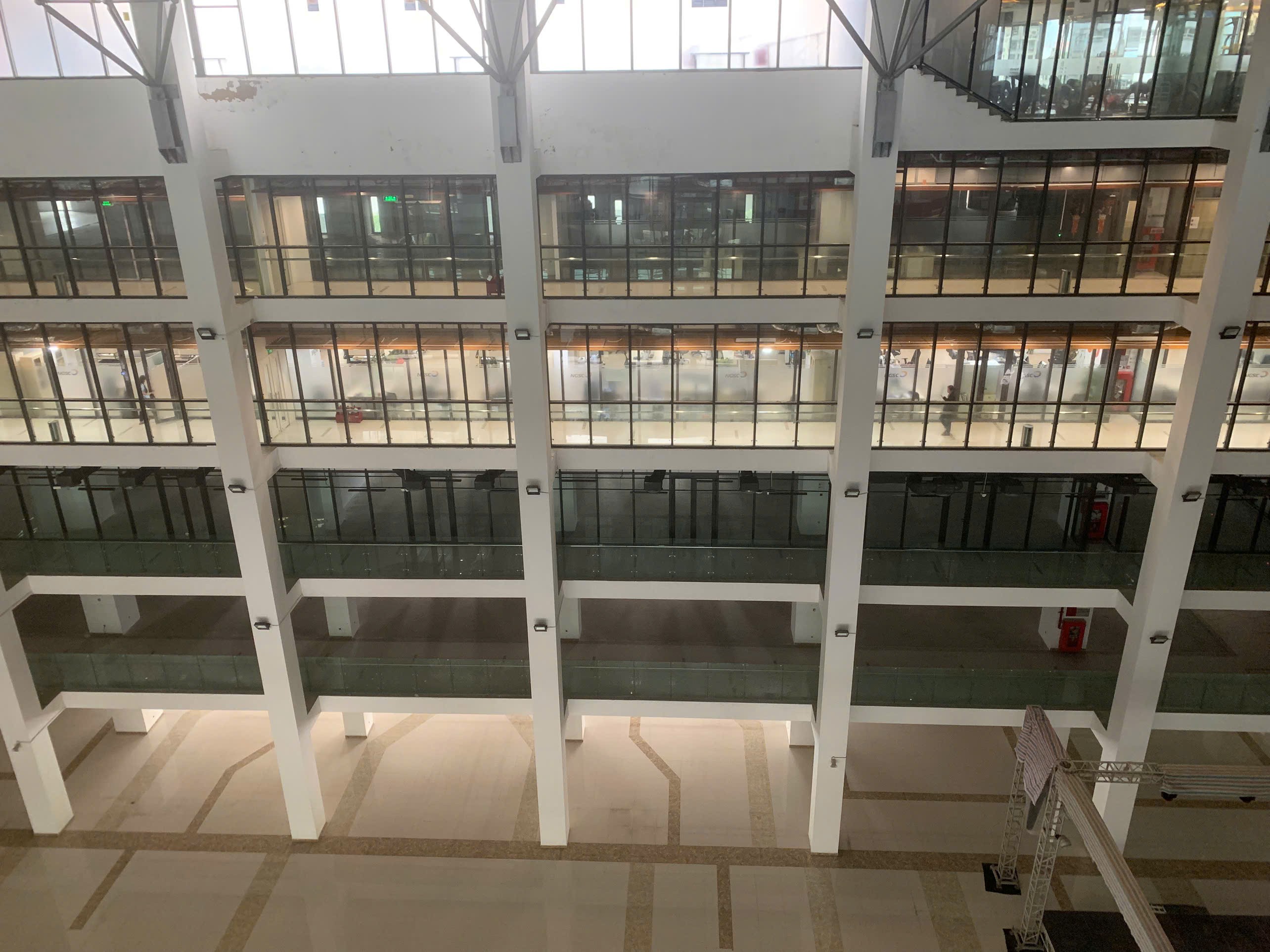 Cho thuê mặt bằng văn phòng cao cấp rộng rãi, không gian tầng hầm lớn tại Tây Hồ Tây, Cầu Giấy 2