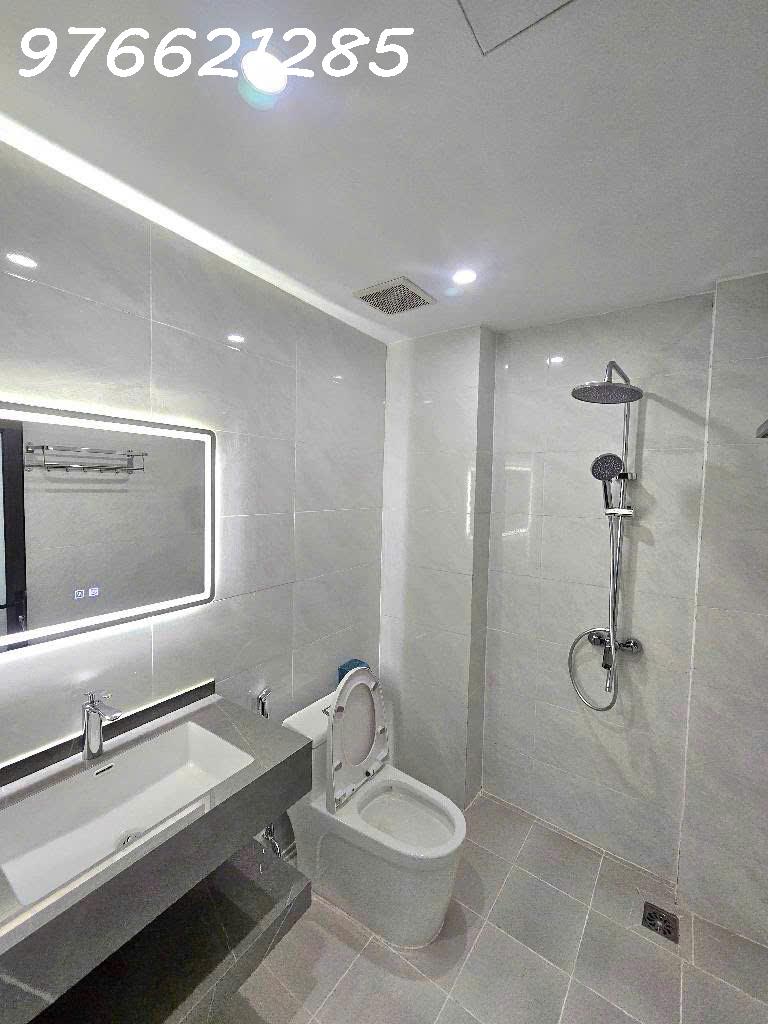 HIẾM – NHÀ 5 TẦNG NGUYỄN VĂN CỪ – VÀI BƯỚC RA PHỐ – NGÕ Ô TÔ ĐỖ – CÓ BÃI XE – MT 4M – 40M² – GIÁ 4