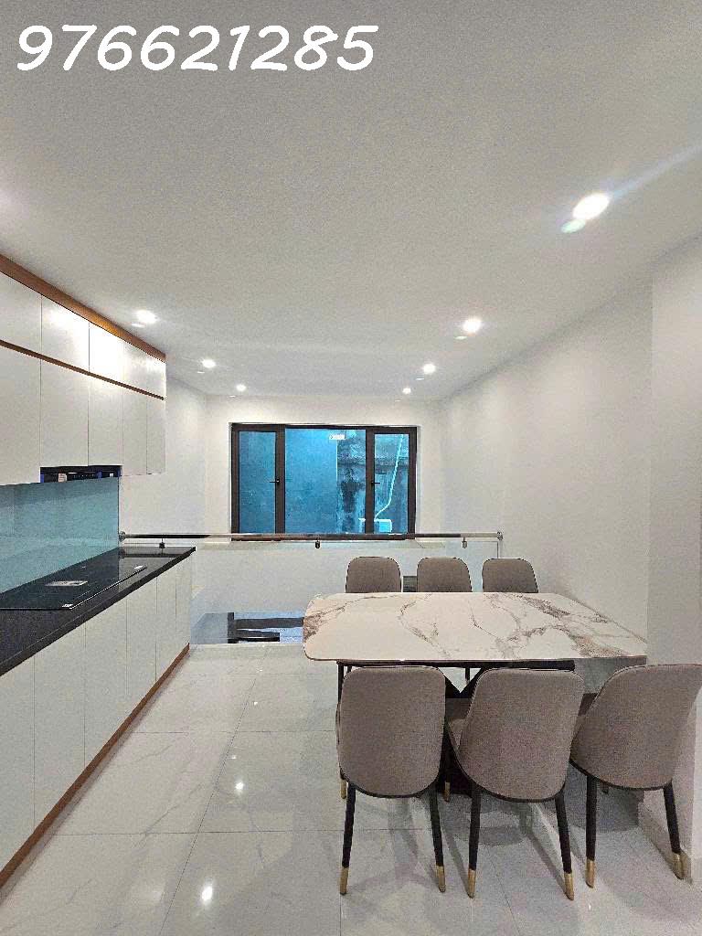 HIẾM – NHÀ 5 TẦNG NGUYỄN VĂN CỪ – VÀI BƯỚC RA PHỐ – NGÕ Ô TÔ ĐỖ – CÓ BÃI XE – MT 4M – 40M² – GIÁ 3