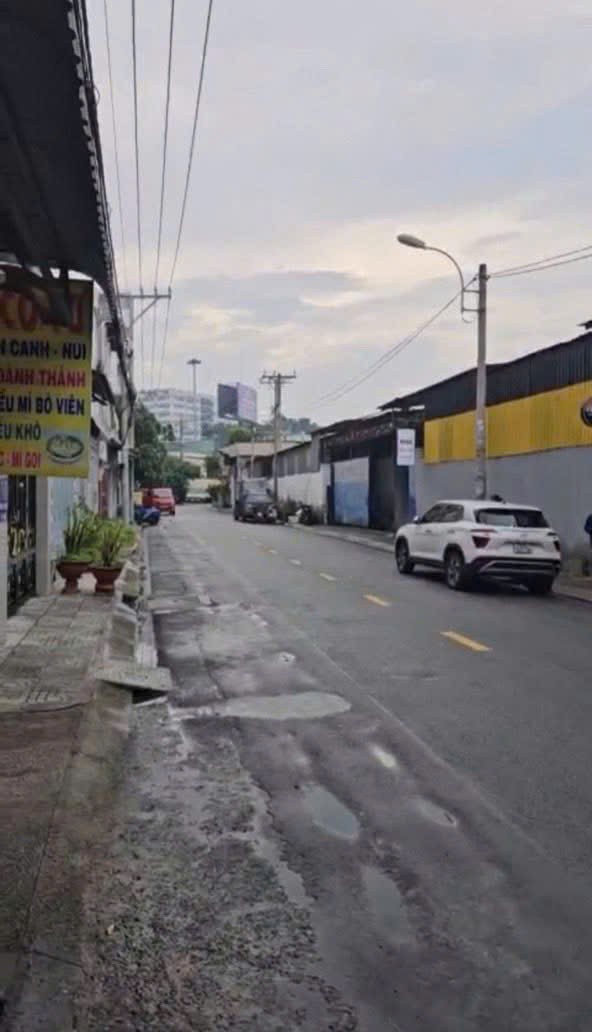 BÁN GẤP NHÀ XƯỞNG SIÊU ĐẸP ĐÔNG HƯNG THUẬN 17, Q12 – DT 2.563m² – GIÁ CHỈ 65 TỶ 3