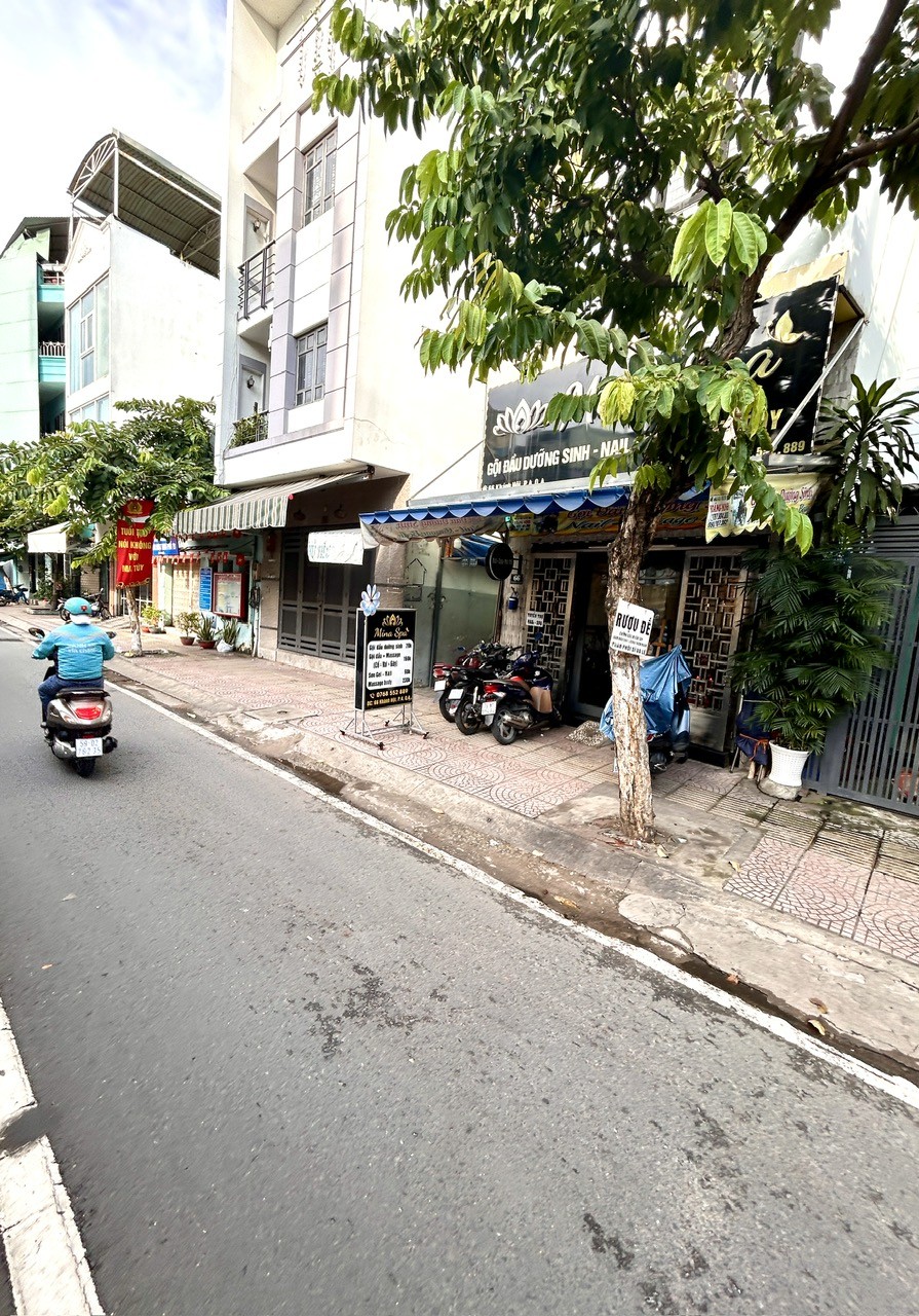 BÁN NHÀ MT KINH DOANH- Đ. KHÁNH HỘI - THÔNG RA  HOÀNG DIỆU, BẾN VÂN ĐỒN QUA Q1 VÀ Q7 CHƯA ĐẦY 3 4