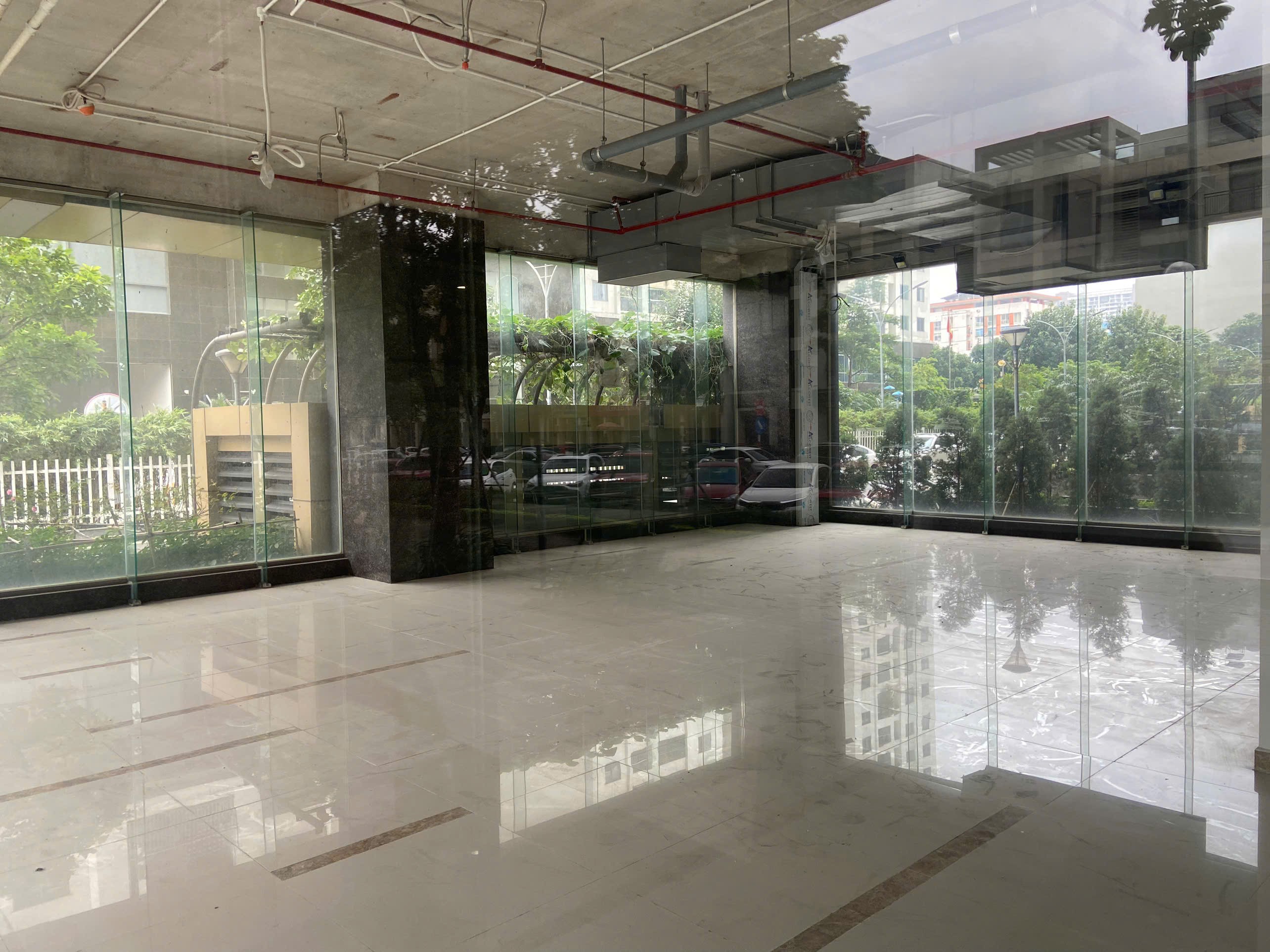 Mặt bằng văn phòng làm Ngân hàng, Thời trang, Showroom, Nhà hàng - tầng 1,  Tòa 6th Element 4