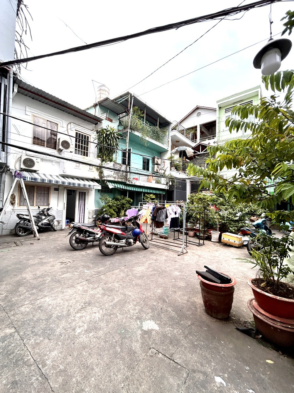 BÁN NHÀ 61M2 NGANG NỞ HẬU- KẾ BÊN MT TÔN ĐẢN- NGAY KHU VỰC ĂN ƯỚNG- THÔNG RA VĨNH KHÁNH- HOÀNG 3