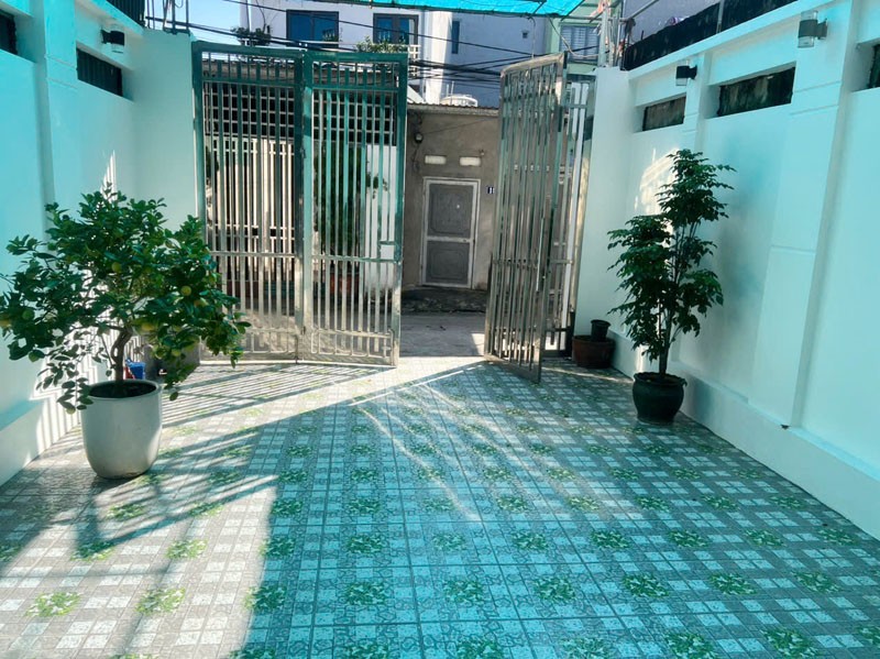 Cần tiền giá nào cũng bán - Nhà 125m2, 3 Tầng, ô tô vào nhà, chỉ 500m ra Vinhomes 2