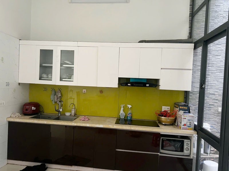 Cần tiền giá nào cũng bán - Nhà 125m2, 3 Tầng, ô tô vào nhà, chỉ 500m ra Vinhomes 6