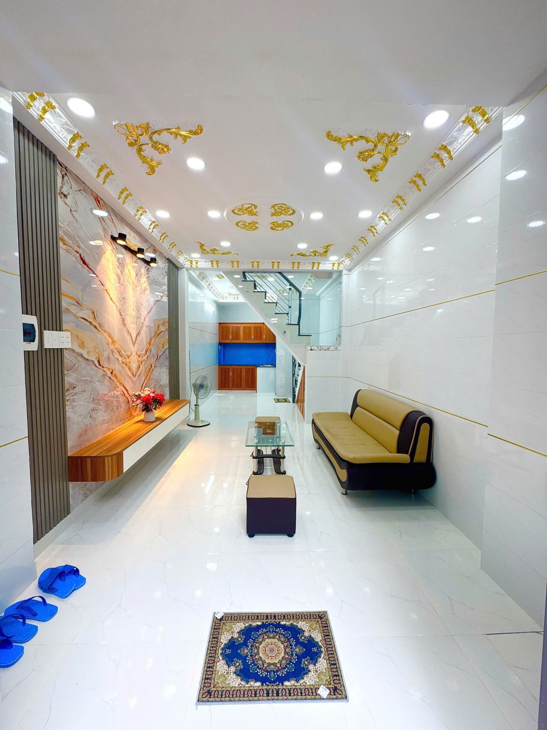 NHÀ ĐẸP LÊ VĂN QUỚI 32M2 – HXH - FULL NỘI THẤT – CHỈ 3.88 TỶ 2