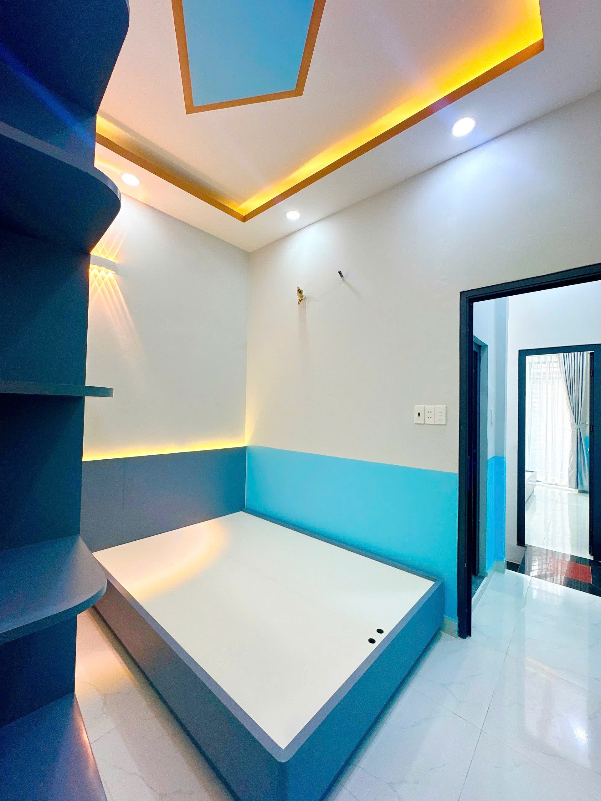 NHÀ ĐẸP LÊ VĂN QUỚI 32M2 – HXH - FULL NỘI THẤT – CHỈ 3.88 TỶ 8