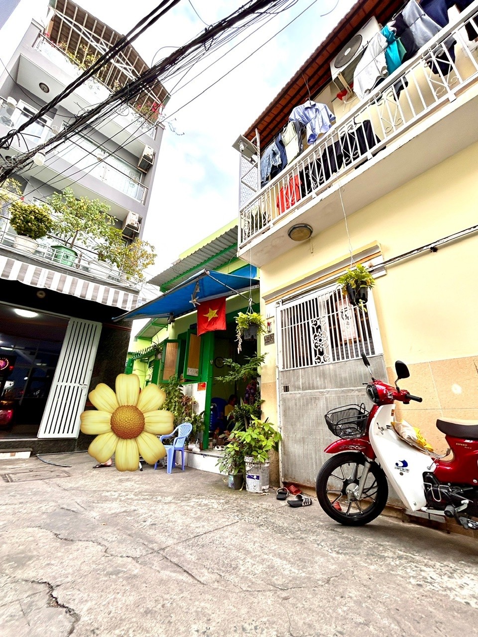 BÁN NHÀ TRỌ CÓ DT LỚN 110.5M- CHÀO CHỈ 7T THÔI- VÀI BƯỚC CHÂN RA MT XE HƠI ĐOÀN VĂN BƠ- ĐẾN Đ. XÓM 3