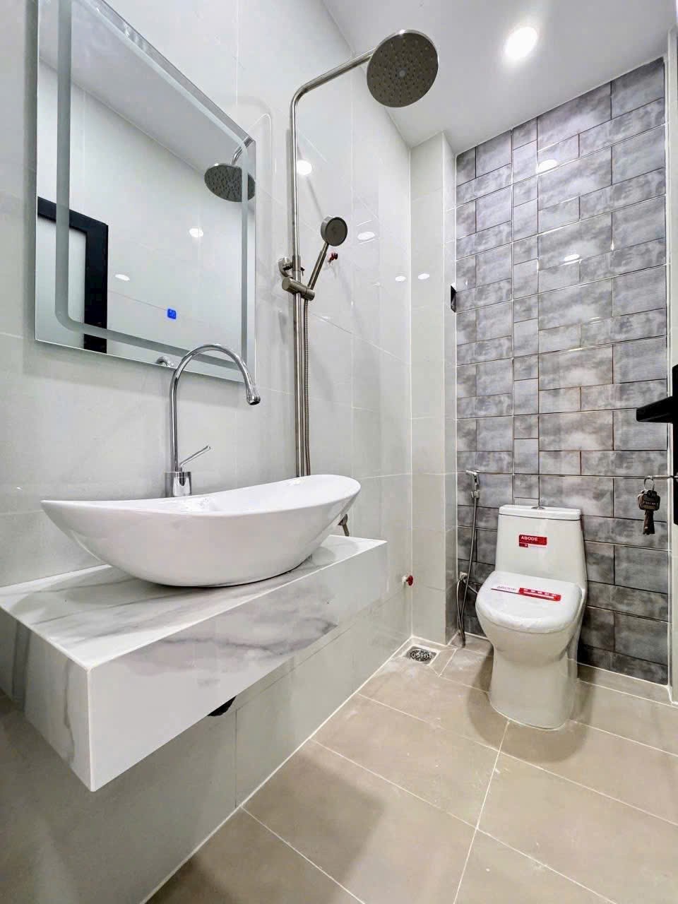 Bán nhà hẻm đường số 19, Bình Hưng Hòa A dt 76m2 1 lầu , 4pn , 3wc giá 6,35 tỷ 9