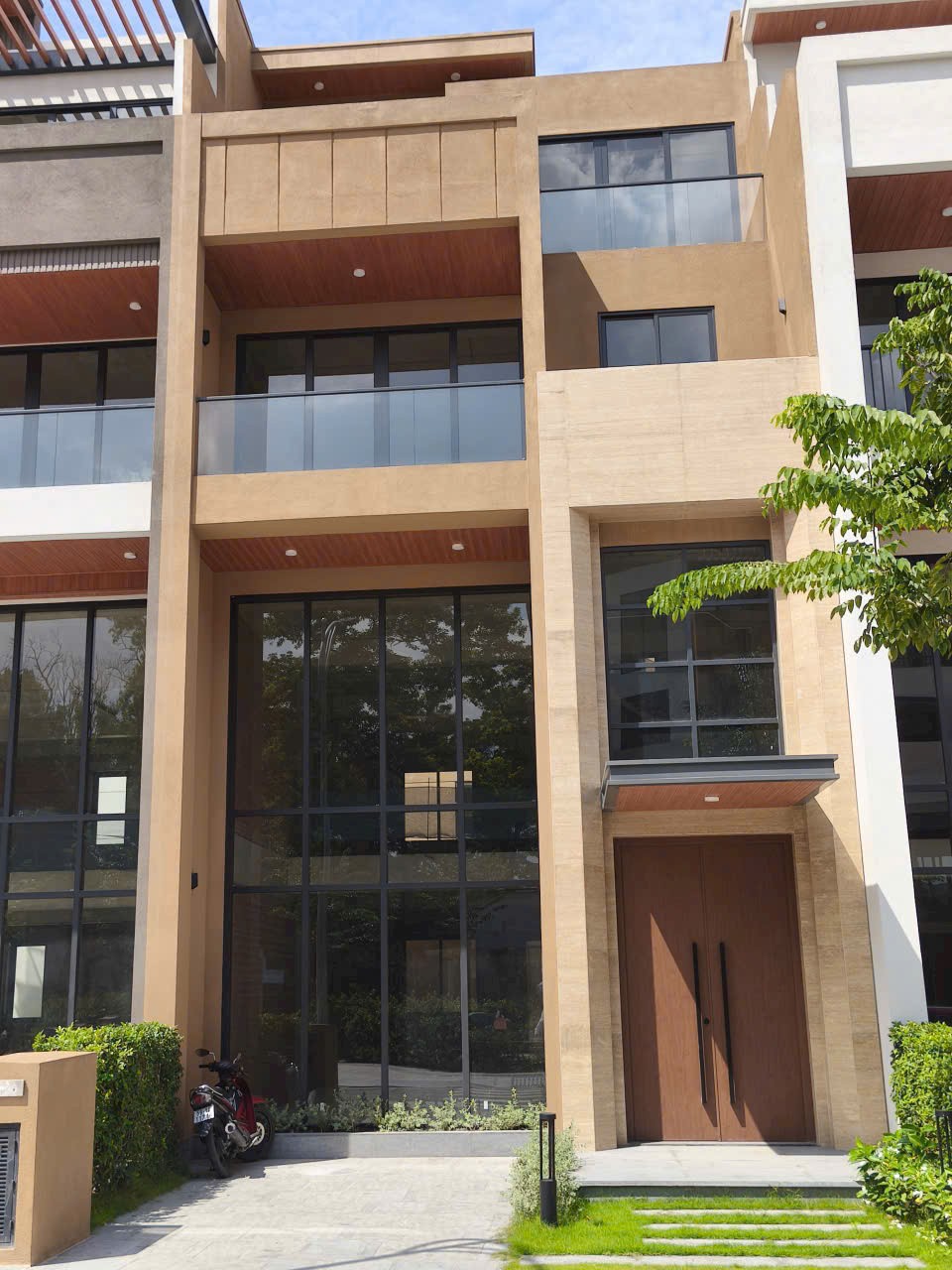 Cần bán Nhà mặt tiền Phường Long Bình, Quận 9, Diện tích 154m², Giá 29 Tỷ 3