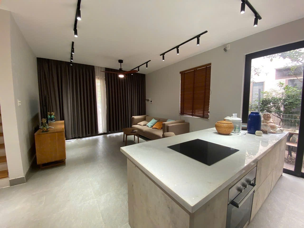 Cho thuê Biệt thự Phường Phú Hữu, Quận 9, Diện tích 195m², Giá 38 Triệu/tháng 2