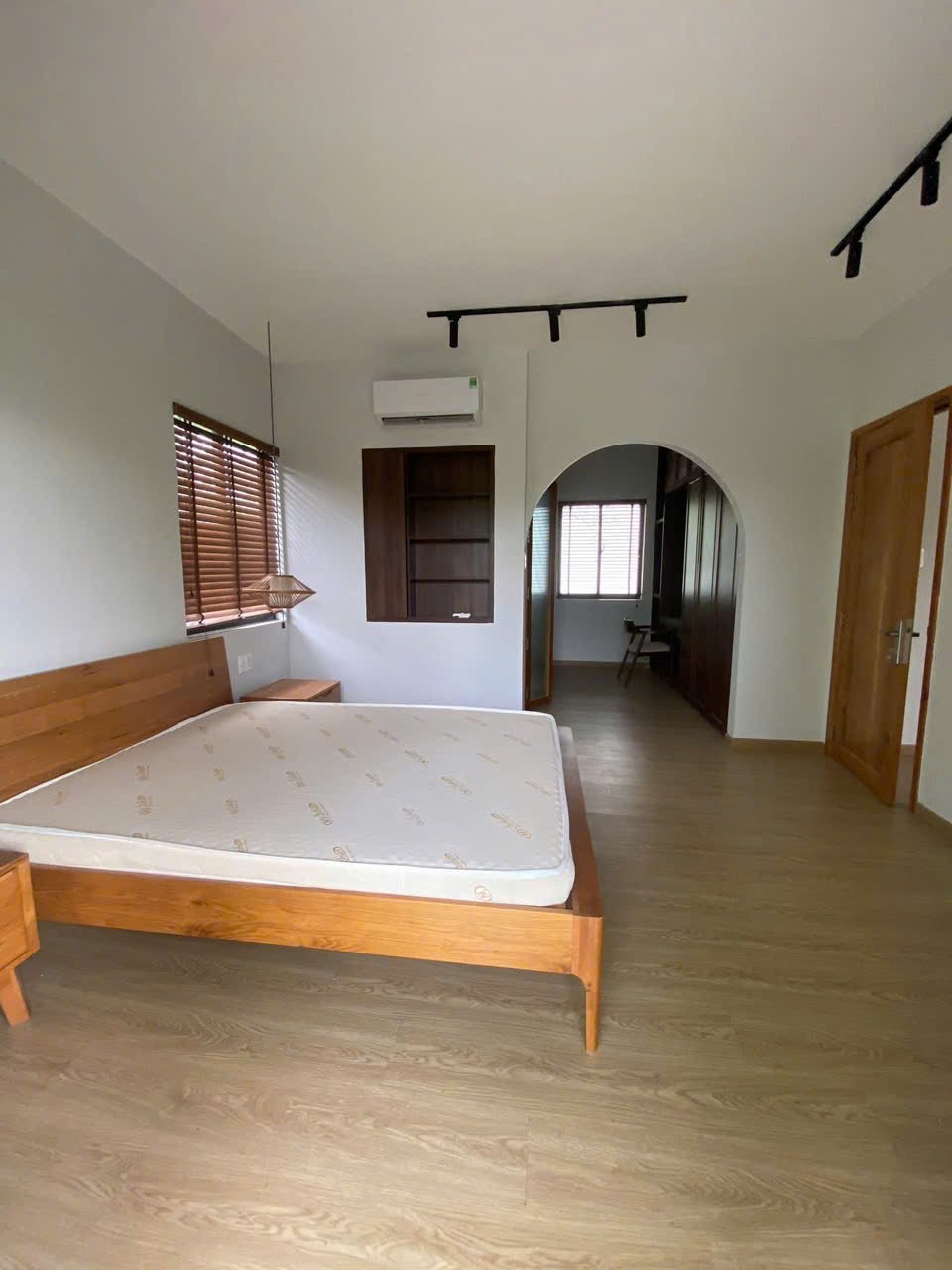 Cho thuê Biệt thự Phường Phú Hữu, Quận 9, Diện tích 195m², Giá 38 Triệu/tháng 7