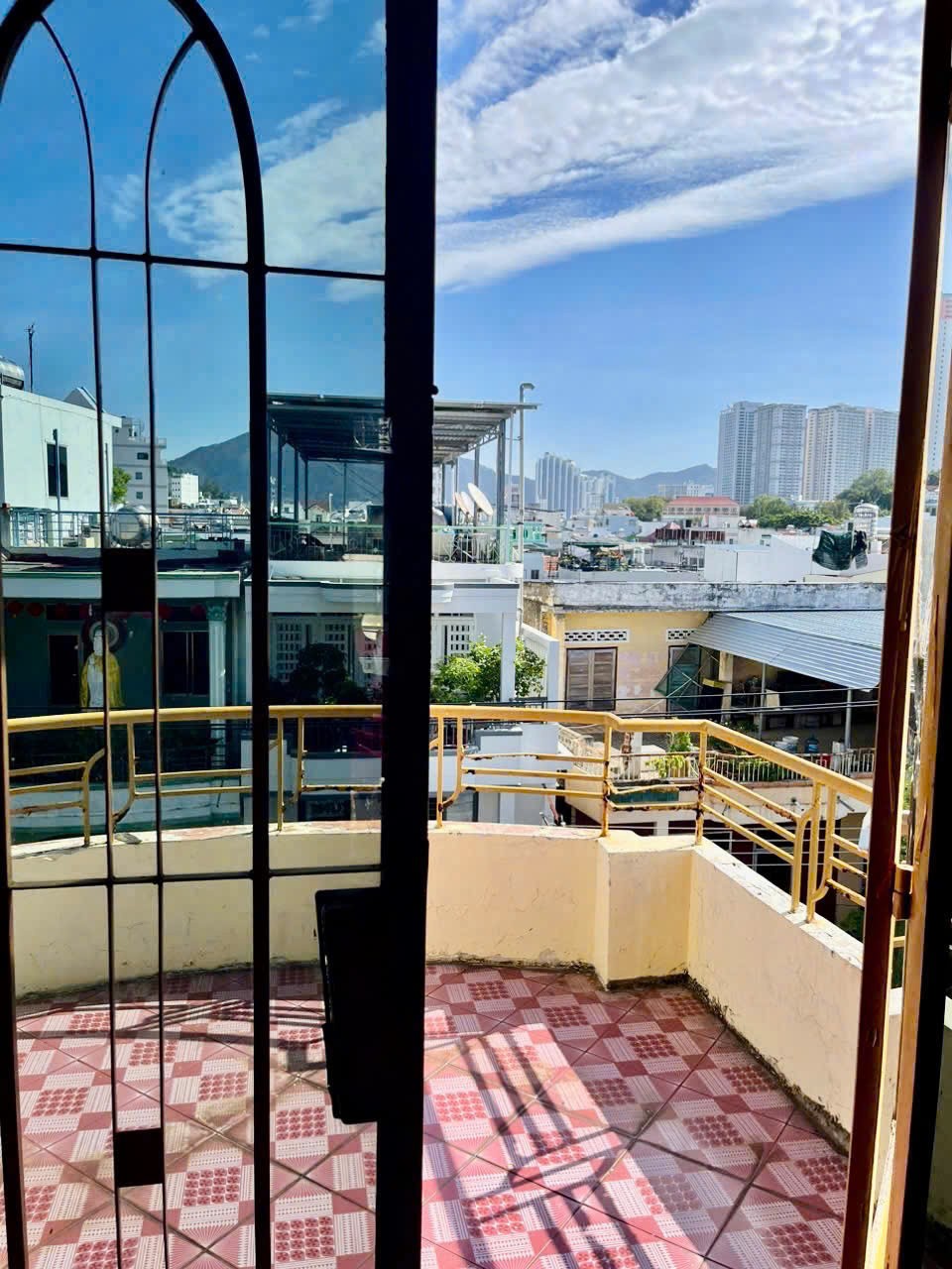 BÁN NHÀ 4 TẦNG 1 TUM VỪA Ở VỪA KINH DOANH MẶT TIỀN ĐƯỜNG THÁP BÀ, NHA TRANG. 3