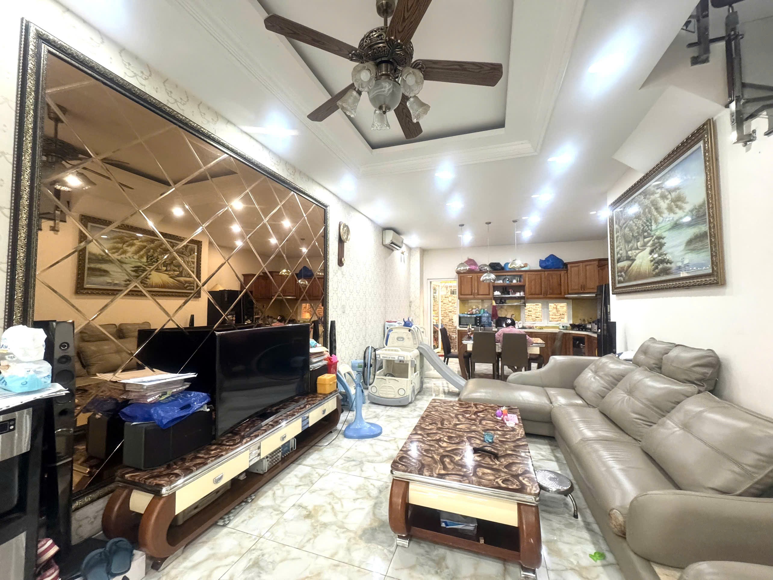 Cần bán Nhà mặt tiền Phường Phú Hữu, Quận 9, Diện tích 100m², Giá 11.2 Tỷ 2