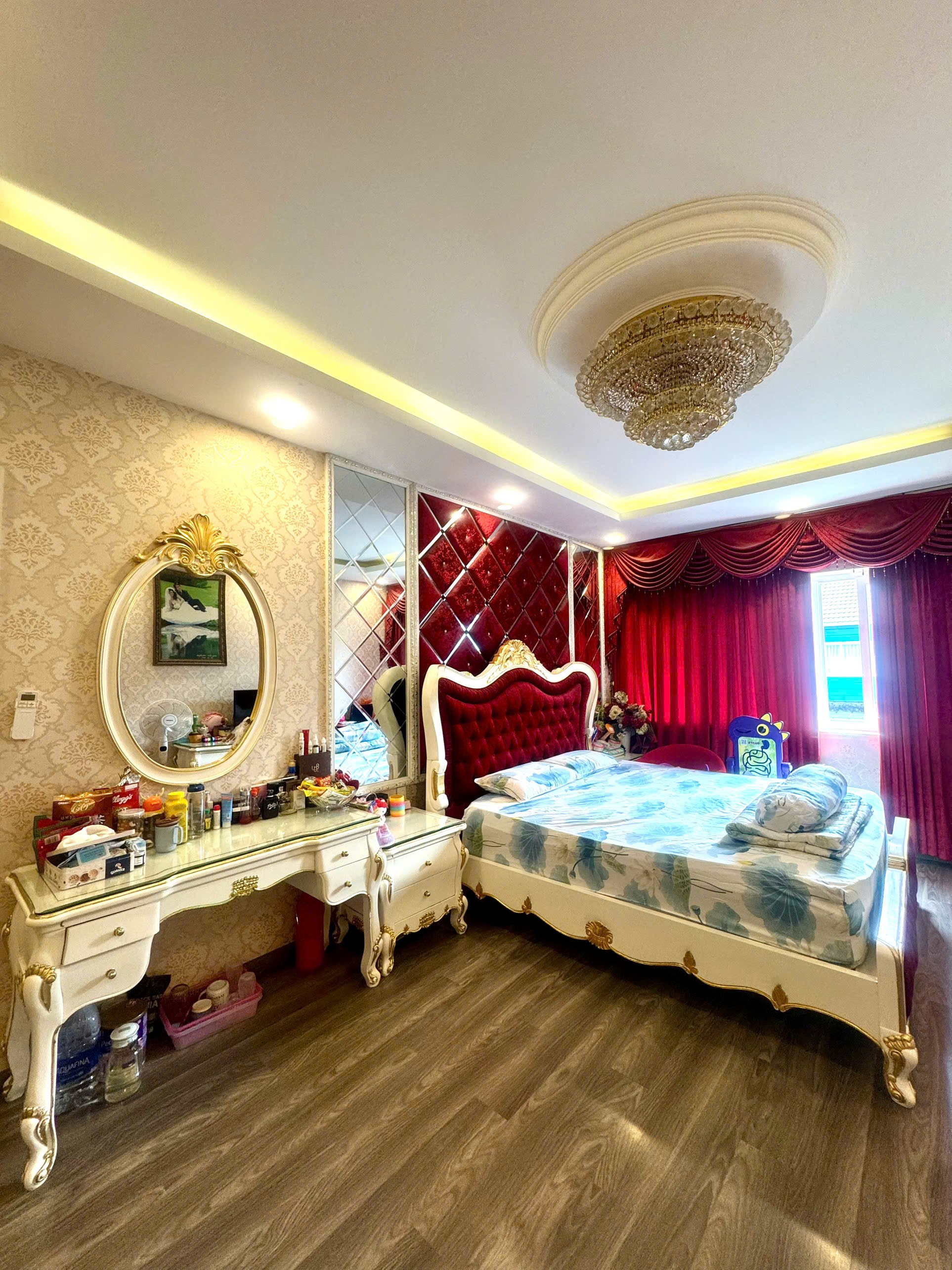 Cần bán Nhà mặt tiền Phường Phú Hữu, Quận 9, Diện tích 100m², Giá 11.2 Tỷ 6