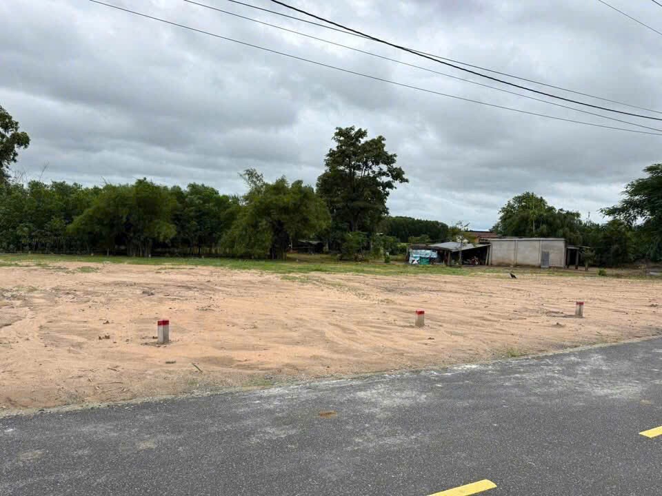 HOT – CHỦ KHÔNG XOAY KỊP TIỀN CÔNG CHỨNG NÊN BÁN LỖ LÔ ĐẤT ĐẸP