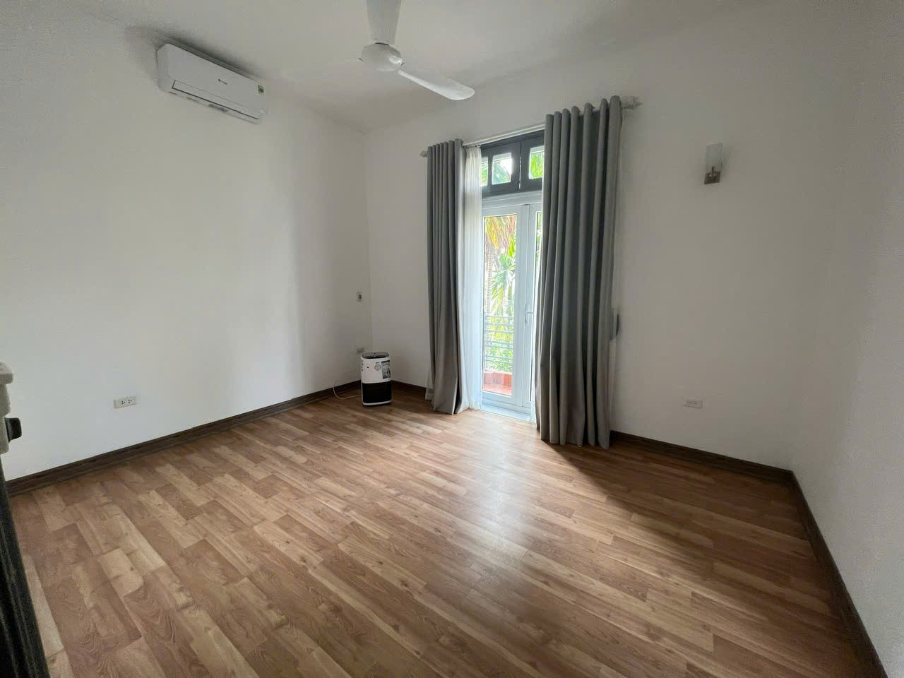 BÁN NHÀ NGÕ 12 PHỐ ĐẶNG THAI MAI, TÂY HỒ, Ô TÔ, DT 255.5M2* 5 TẦNG* MT 15M* GIÁ 56TỶ 8