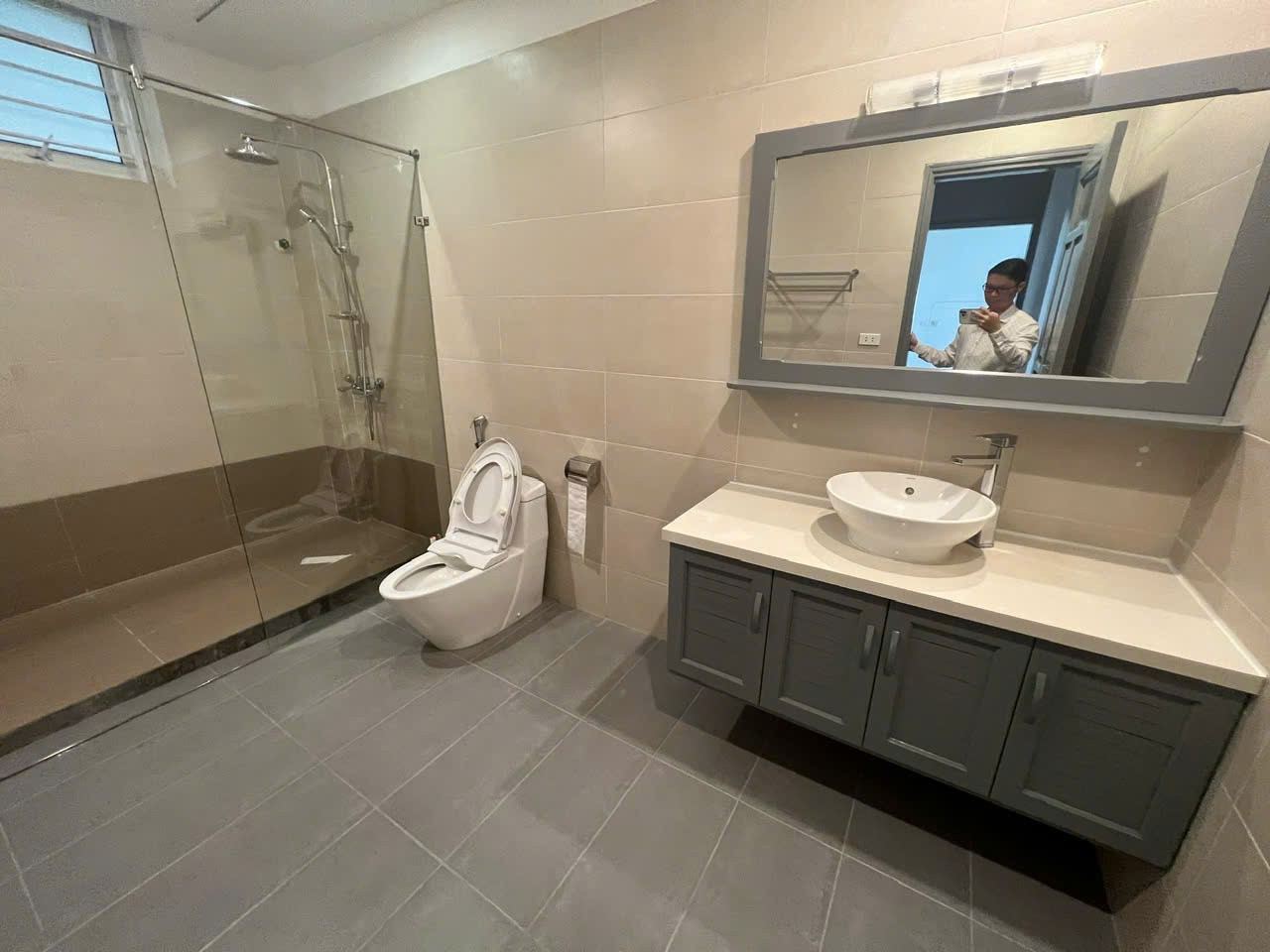 BÁN NHÀ NGÕ 12 PHỐ ĐẶNG THAI MAI, TÂY HỒ, Ô TÔ, DT 255.5M2* 5 TẦNG* MT 15M* GIÁ 56TỶ 9