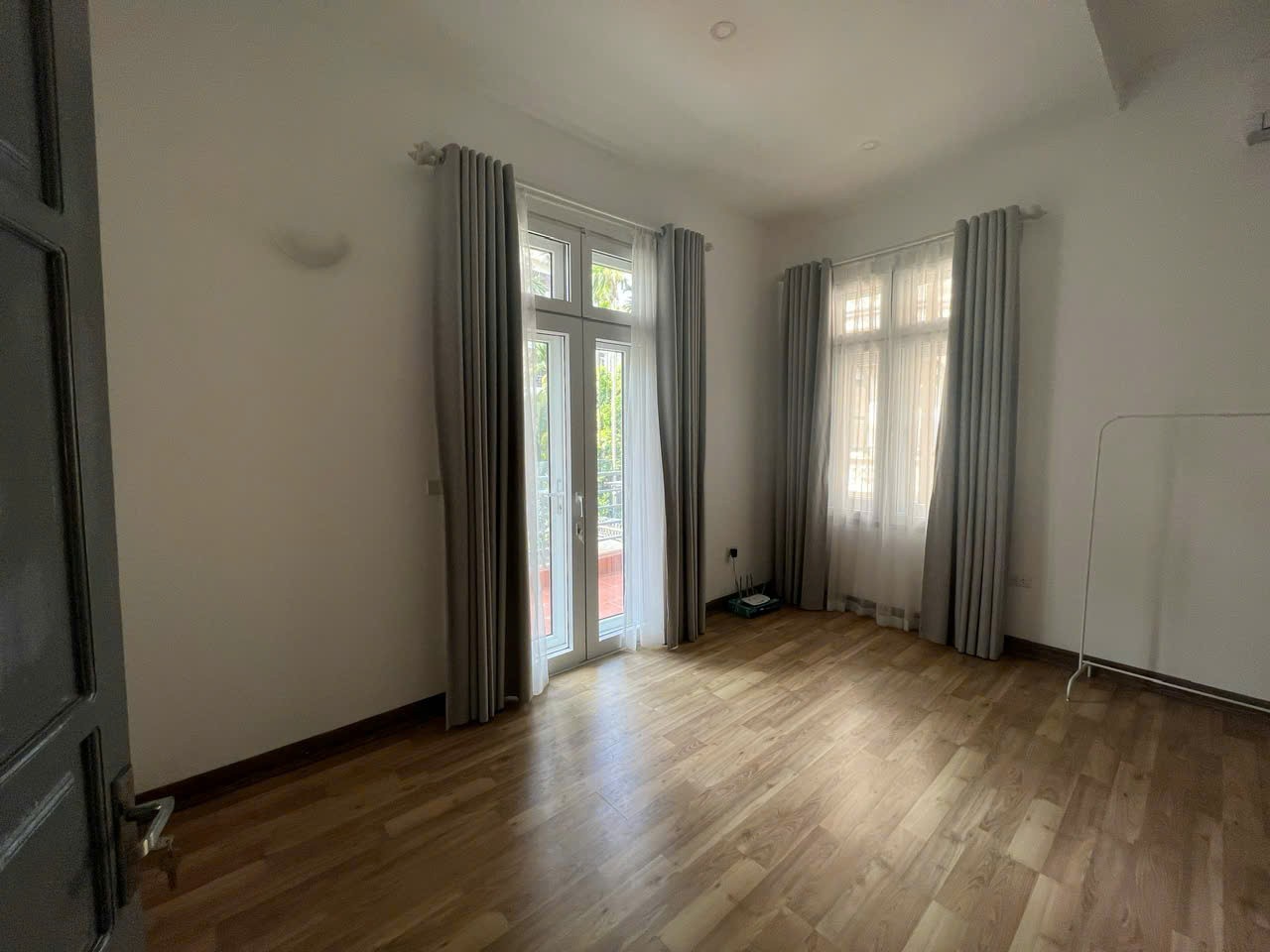 BÁN NHÀ NGÕ 12 PHỐ ĐẶNG THAI MAI, TÂY HỒ, Ô TÔ, DT 255.5M2* 5 TẦNG* MT 15M* GIÁ 56TỶ 10