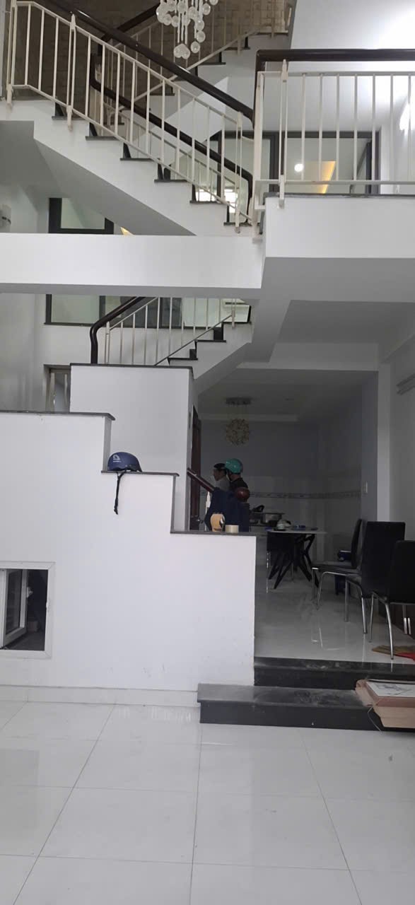 Cần bán Nhà mặt tiền đường Nguyễn Thị Thập, Phường Tân Phú, Diện tích 50m², Giá 8.9 Tỷ 2