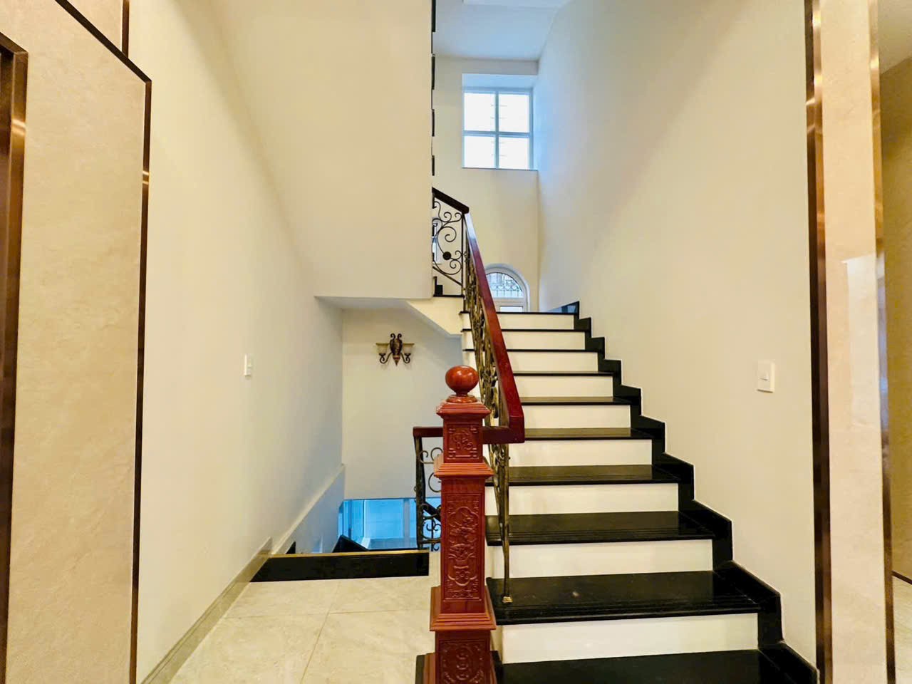 Cho thuê Biệt thự Quận 7, Hồ Chí Minh, Diện tích 329m², Giá 0100 Triệu/tháng 9