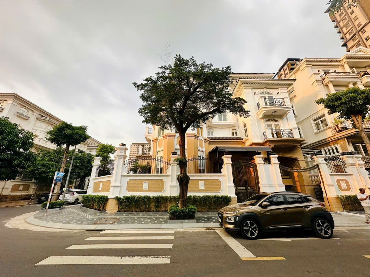 Cho thuê Biệt thự Quận 7, Hồ Chí Minh, Diện tích 329m², Giá 0100 Triệu/tháng 5