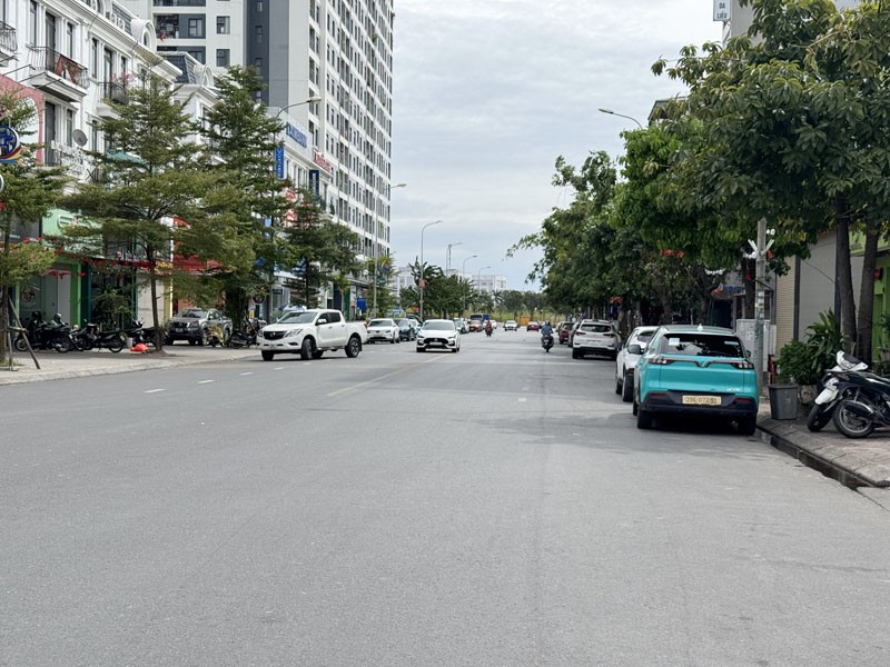 Shophouse Thành Trung Gia Lâm: 90m2, Sầm Uất Nhất Gia Lâm, Vị Trí Kinh Doanh Đỉnh Cao, Dòng Tiền Ổn