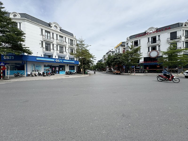 Shophouse Thành Trung Gia Lâm: 90m2, Sầm Uất Nhất Gia Lâm, Vị Trí Kinh Doanh Đỉnh Cao, Dòng Tiền Ổn 4