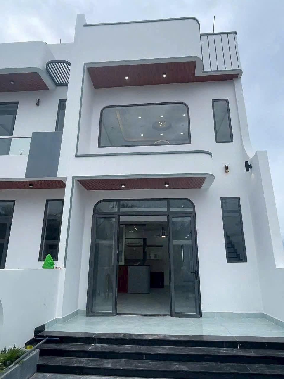 Nhà mới xây , đã hoàn công xã Mỹ Hạnh Nam, Đức Hòa dt 125m2 1 lửng , 3pn, 2wc giá 2,25 tỷ 2