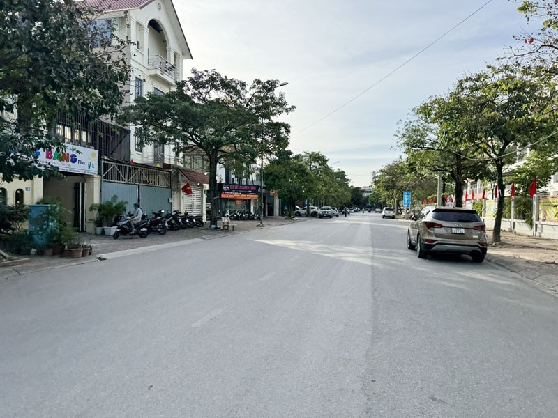 HÀNG HIẾM! 140m2 Phố ĐẸP NHẤT Trâu Quỳ (Nguyễn Khiêm Ích) - MT 7m Ô TÔ ĐỖ NGÀY ĐÊM, Ra Lộc Sâu!