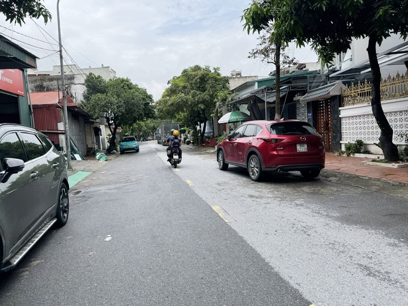 ĐẦU TƯ "GÀ ĐẺ TRỨNG VÀNG" - Bán Nhà C4 110m2 Phố Chính Trung, KĐT 31ha Trâu Quỳ | ĐÓN SÓNG PHƯỜNG!